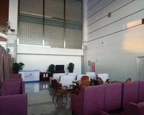 库车龟兹机场(KCA) | Main Terminal | 兩艙金銀卡休息室（國內） | 貴賓室服務