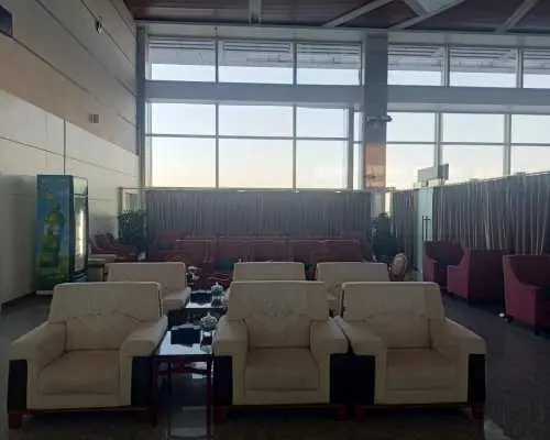 库车龟兹机场(KCA) | Main Terminal | 兩艙金銀卡休息室（國內） | 貴賓室服務