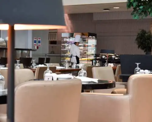 杜拜國際機場(DXB) | Terminal 3 | Ahlan Lounge @ Gate C13 | 貴賓室服務
