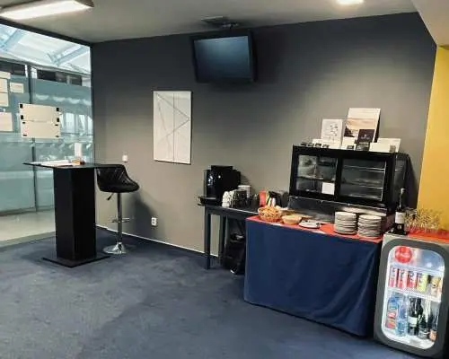圖拉尼機場(BRQ) | Terminal 1 | Business Lounge | 貴賓室服務