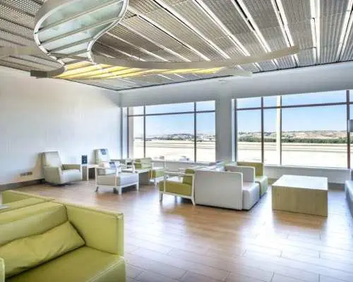 阿道弗·蘇亞雷斯-巴拉哈斯機場(MAD) | Terminal 2 | Sala VIP Puerta de Alcala | 貴賓室服務