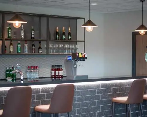 伯明罕機場(BHX) | Main Terminal | (暫停使用) Aspire Lounge (South)  | 貴賓室服務