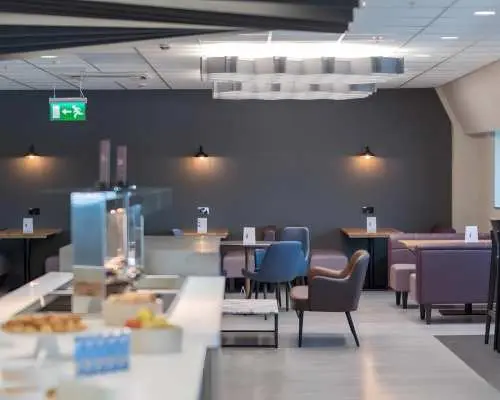 伯明罕機場(BHX) | Main Terminal | (暫停使用) Aspire Lounge (South)  | 貴賓室服務