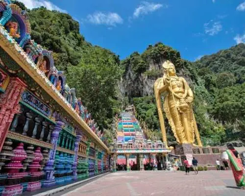 Tour kết hợp tham quan Grand Kuala Lumpur và động Batu Caves với Putrajaya.