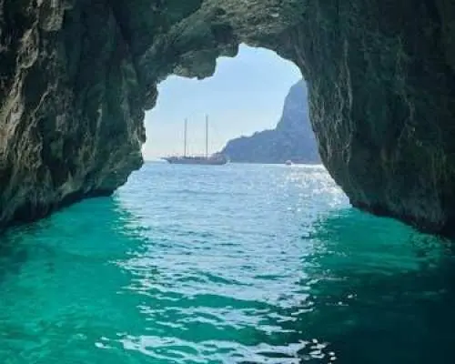 Vintage Gozzo Boat Tour from Capri