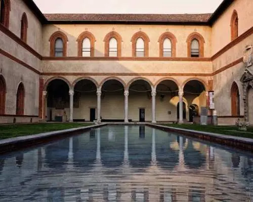 Highlights of Milan exploration game and tour