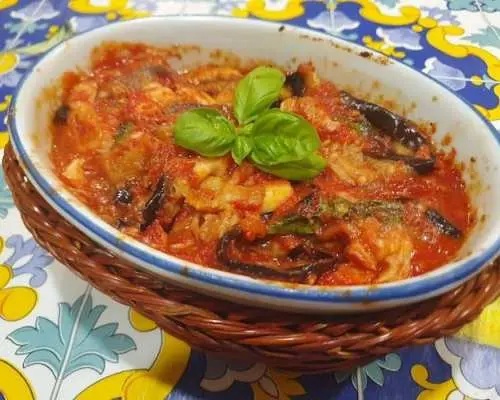 Market Visit and Cooking Class at a Cesarina's Home in Sorrento