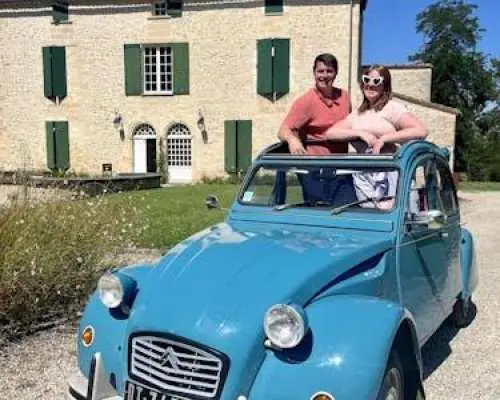 Private tour of Médoc vineyards with professional wine taster