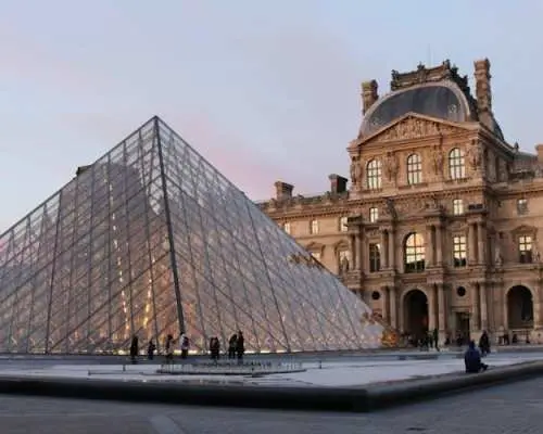 AI-Guided Walking Tour of Paris with Walky the WhatsApp Chatbot