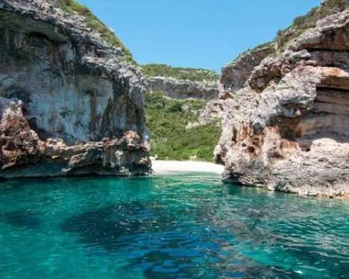 Private speedboat tour to Blue Cave and 5 Islands