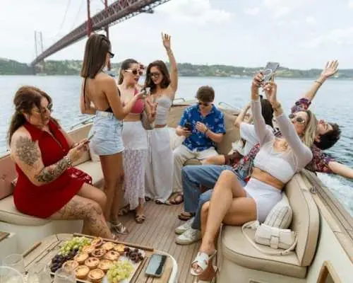 Evening premium boat experience in Lisbon