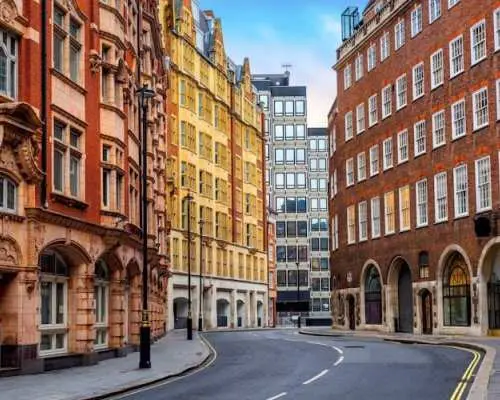 Art and culture walk of London with a local