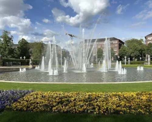 ทัวร์เสียงบรรยายเกี่ยวกับสถานที่อุตสาหกรรมและประวัติศาสตร์ของเมืองมันไฮม์