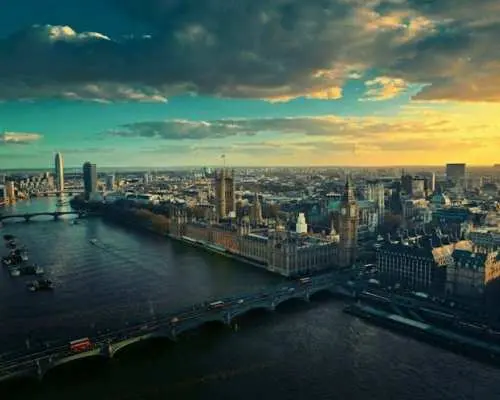 ทัวร์เสียงบรรยายเรื่องราวทางการเมืองของลอนดอนด้วยตนเอง