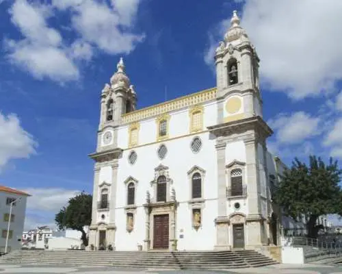 Self-guided Discovery Walk Faro's statues, ships and sanctuaries