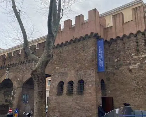 รวมการเข้าถึง Passetto di Borgo และ Castel Sant'Angelo