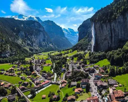 From Geneva or Geneva Airport: Transfer to popular places in the Bernese Oberland incl. Jungfrau region