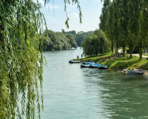 Inflatable boat half-day trip Reuss from Bremgarten to Mellingen