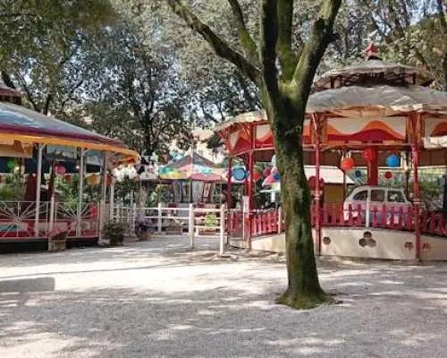 加尔佐尼别墅和皮诺丘公园的花园和蝴蝶屋