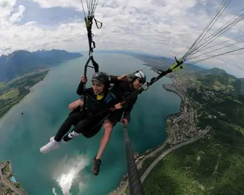 Montreux paragliding tandem over the Riviera