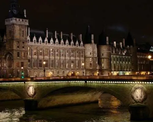 Paris legends and mysteries 2-hour guided walking tour