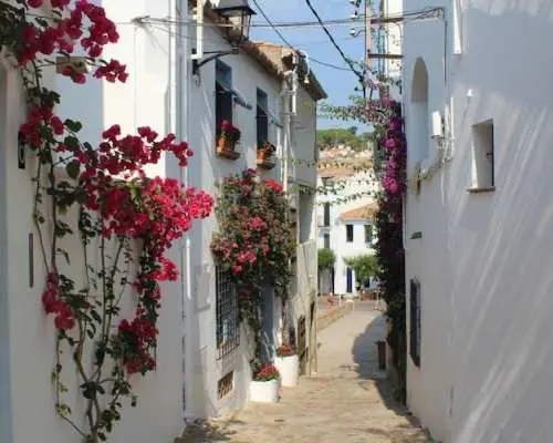 Costa Brava Typical Villages Tour from Barcelona