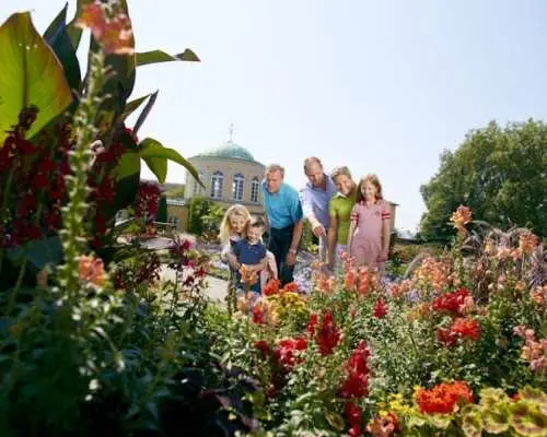 Hanover's Berggarten Tour with a German-Speaking Guide