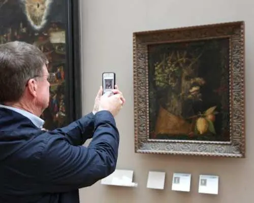 Louvre Museum Masterpieces Guided Tour with Reserved Access