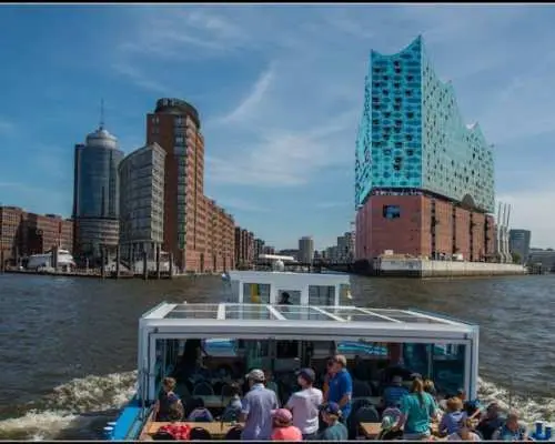 2-Hour Hamburg Port Cruise with Live Commentary