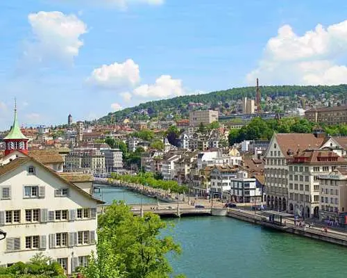 Zurich interactive scavenger hunt with the smartphone
