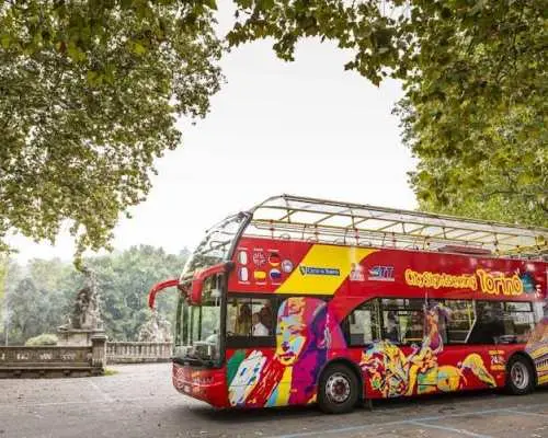 24 or 48-hour hop-on hop-off bus with M**Bun meal