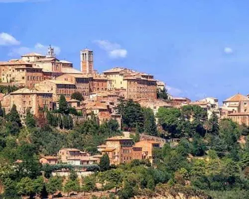Pienza and Montepulciano food and wine tour from Siena