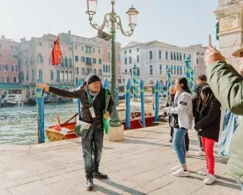 St. Mark's Basilica and Doge's Palace Guided Tour with Gondola Ride