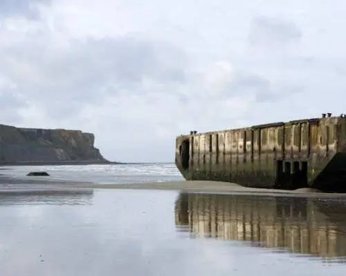 Small group excursion to the D-Day sites with lunch and minibus from Paris