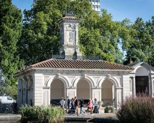 Kensington Palace and Westminster Walking Guided Tour
