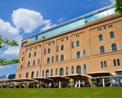 Du ngoạn ngắm cảnh thành phố Bonn trên sông Rhine