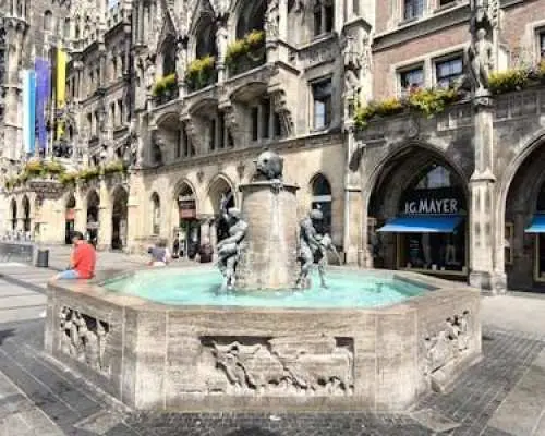 2-Hour Guided Tour of Munich's History and Traditions