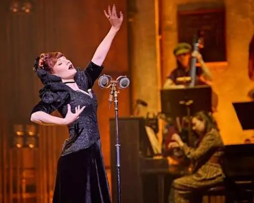 リリック・シアターで上演されるミュージカル「ハデス・タウン」のチケット