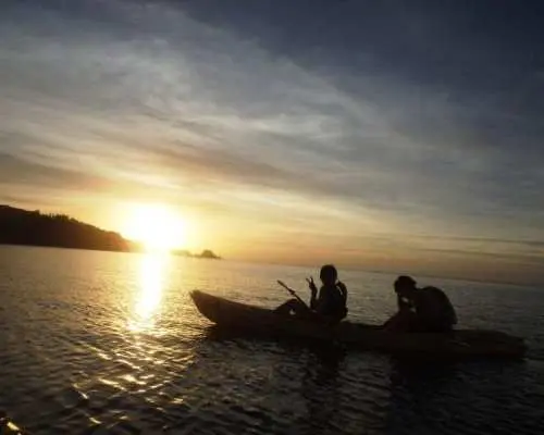 English: [Okinawa, Onna Village] Sunset Kayak Adventure Tour (1.5h) Let's relax and be soothed by the sunset while gently swaying on the sea!