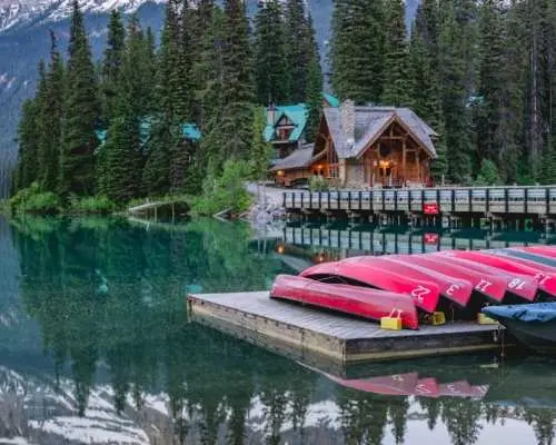 1-Day Canadian Rockies tour: Lake Louise & Moraine Lake, Yoho, Emerald Lake | Canada