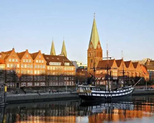 60-minute express walking tour in Bremen with a local