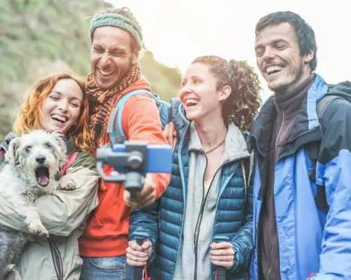 Tour đi bộ có hướng dẫn viên kéo dài 2 giờ tại Zermatt.