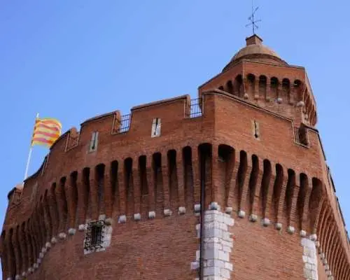 Perpignan 2-hour introductory walking tour with a local