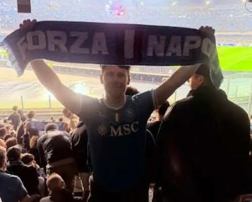 SSCナポリのサッカーの試合がナポリで地元で行われた。