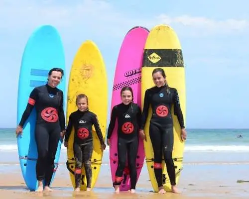 Surf lesson for all skill levels in Somo