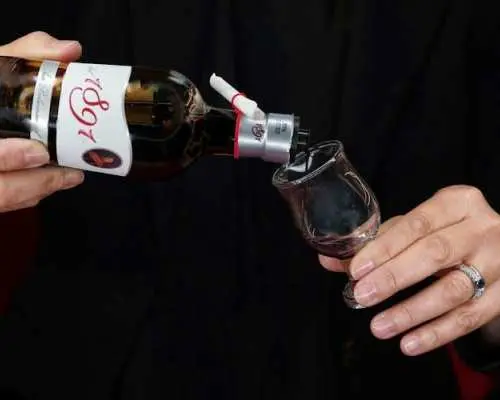 Tasting tour of balsamic vinegar of Modena at Aceto Balsamico del Duca