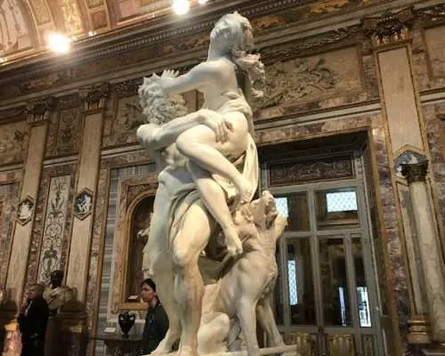 Vé vào cửa Bảo tàng Borghese và tour xe buýt tham quan Rome (có thể lên xuống tùy thích).
