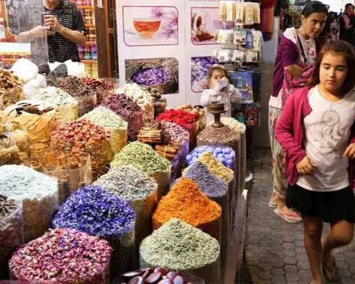 Old Dubai Walking Tour with Water Taxi Ride and Snacks