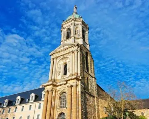 Rennes city highlights walking tour with a local guide
