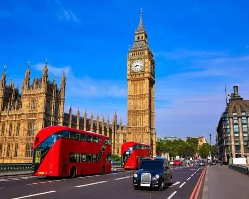 Guided royal walking tour of London with Westminster Abbey ticket